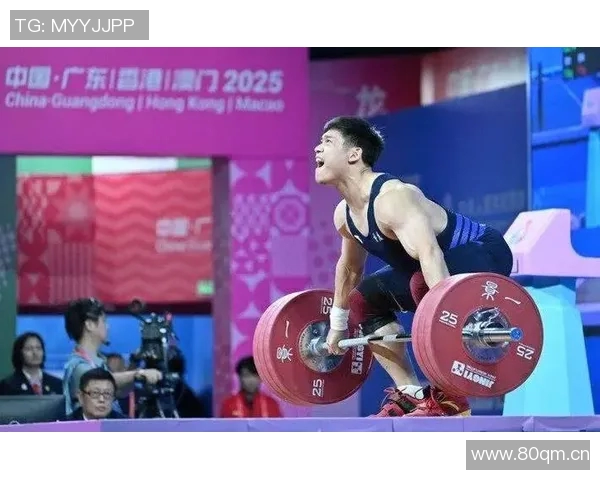 举重运动员突破极限挑战全力拼搏实现自我超越的背后故事